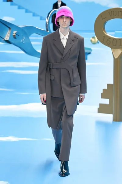 Look 12